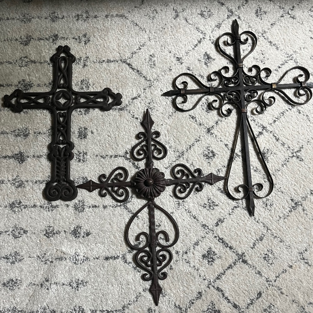 Metal crosses